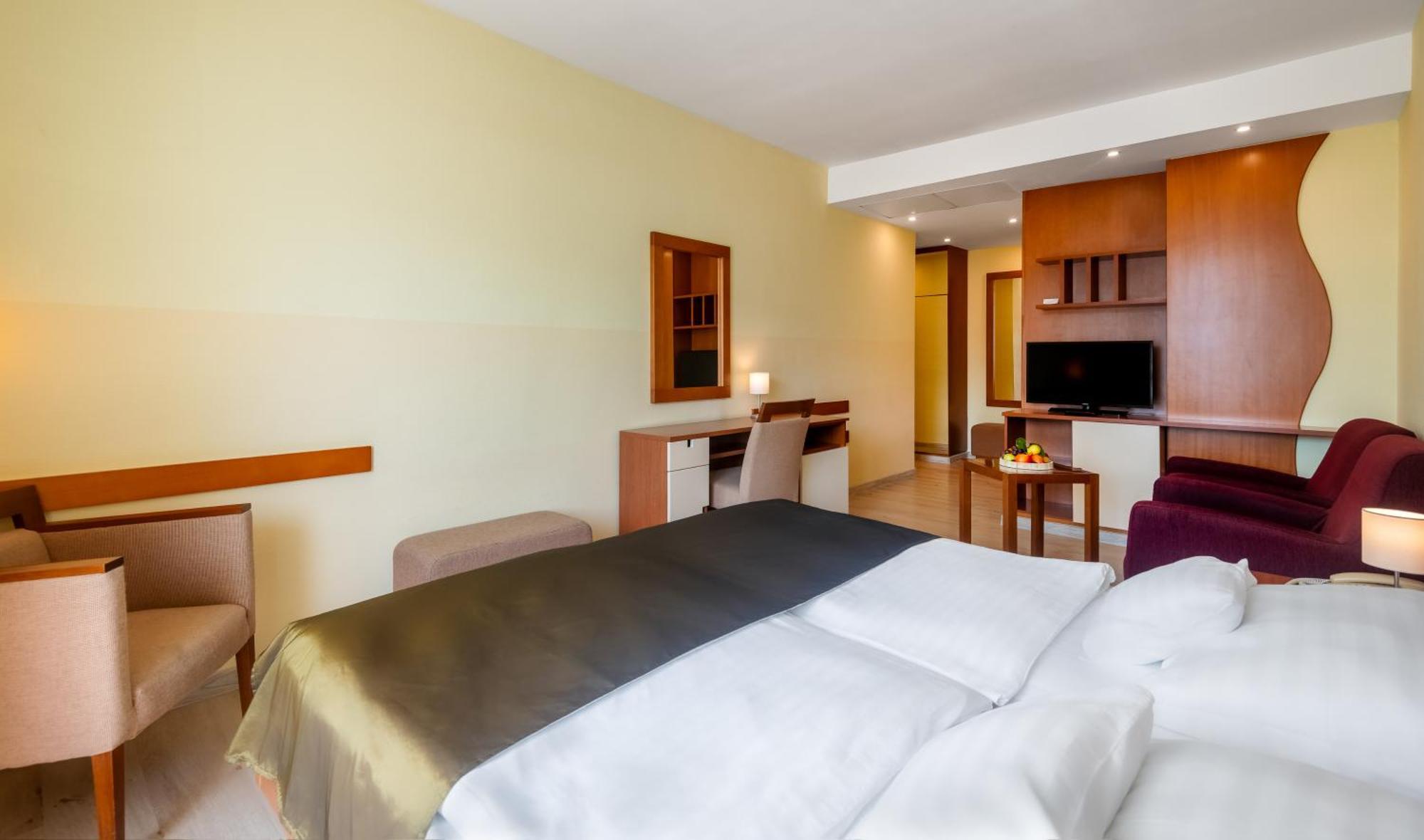 Hunguest Hotel Sun Resort แฮร์เซ็ก-โนวี ภายนอก รูปภาพ